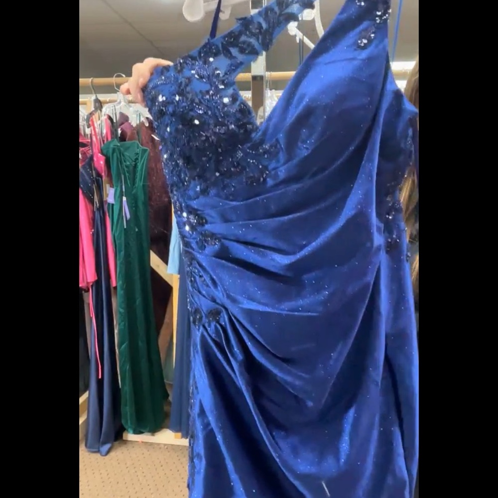 Elegant One-Shoulder Navy Dress - Picture 2 of 6